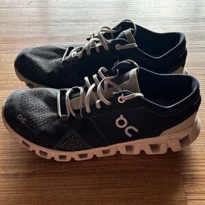 On Cloud Women’s Running Shoes